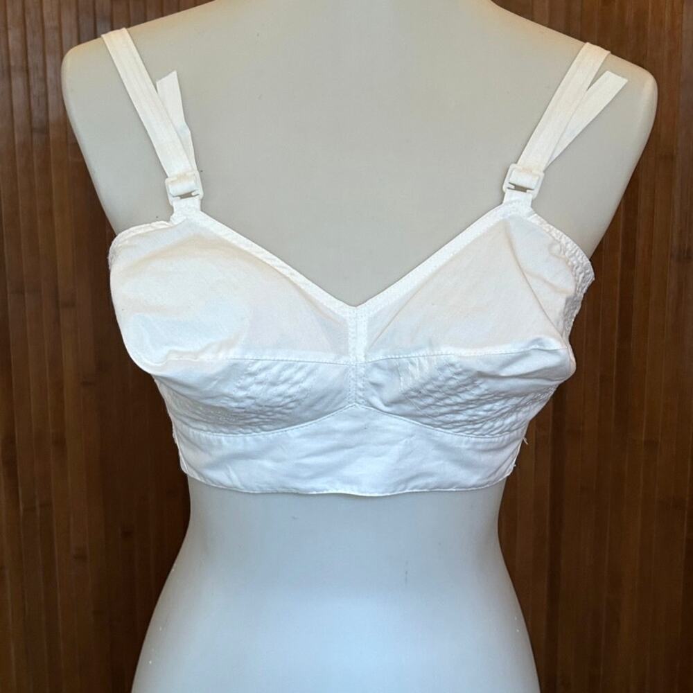 Vintage 1960s Exquisite Form Bullet Bra 36B Pin Up Bralette